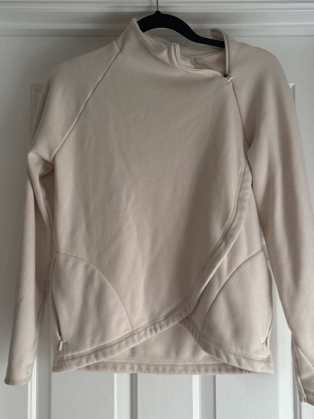 Athleta girl size XL ivory crossover sweatshirt